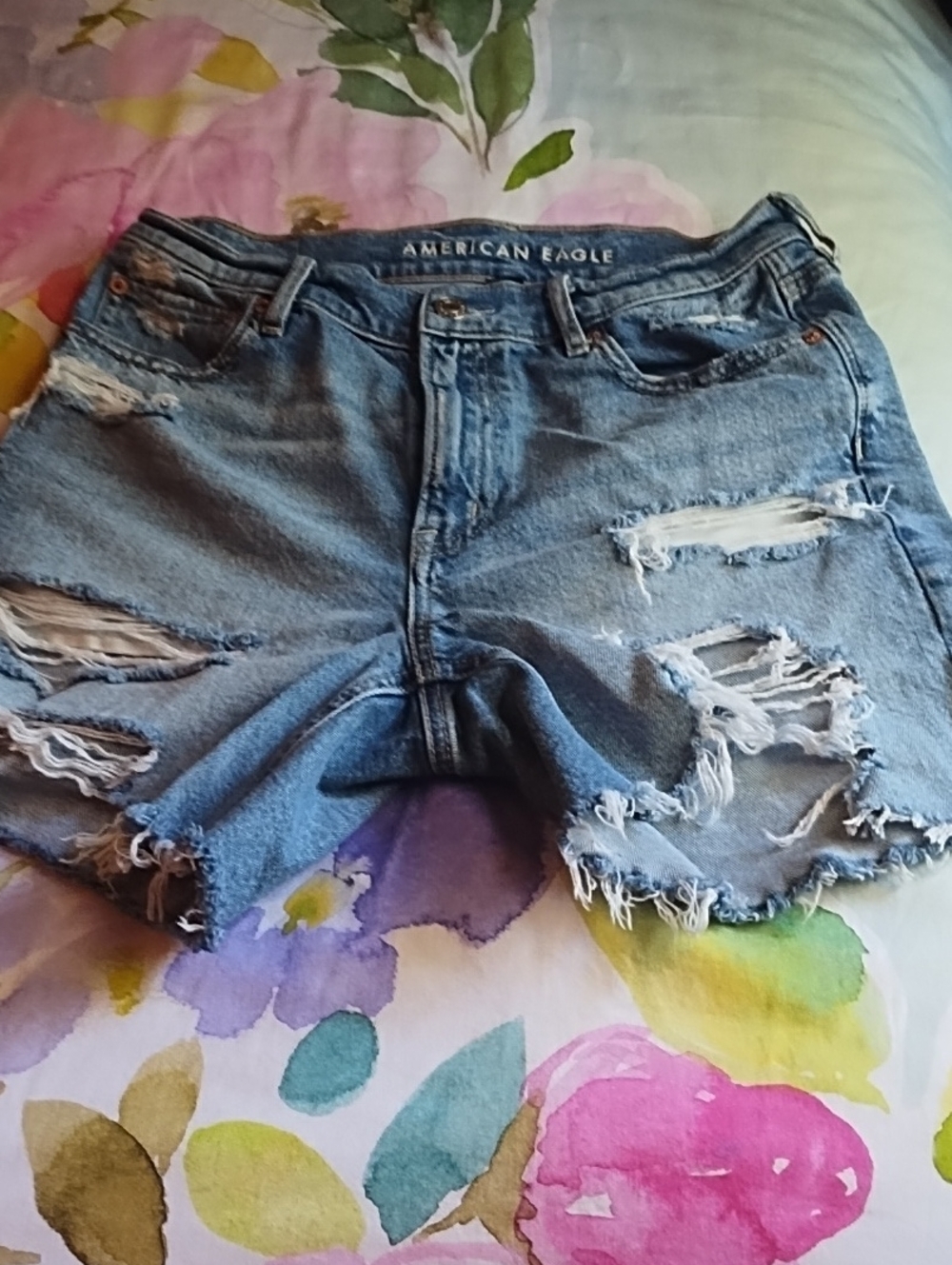 American Eagle Outfitters Distressed Light Blue Denim Jean Shorts VGC Size 4.